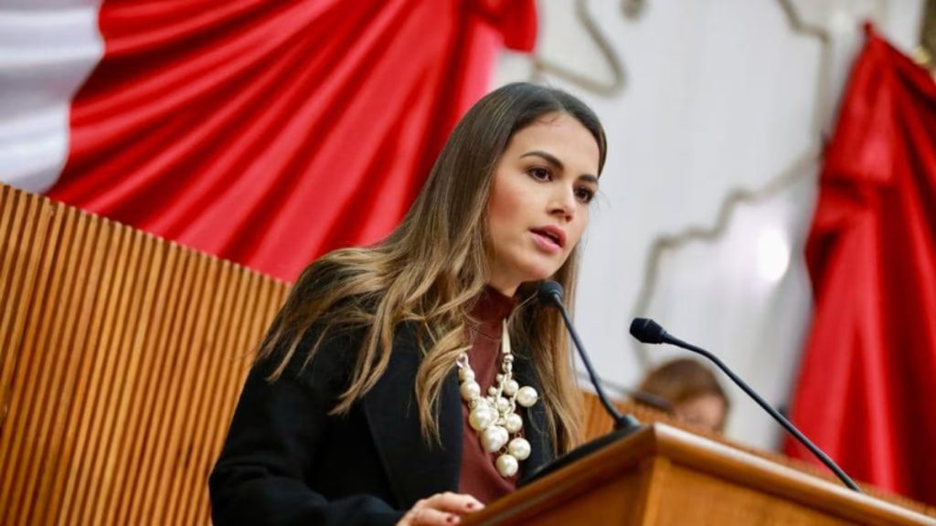 Lorena De La Garza Presidenta Del Congreso Local De Nuevo León. Trife Ratifica Mesa Directiva - Capitanes Regios