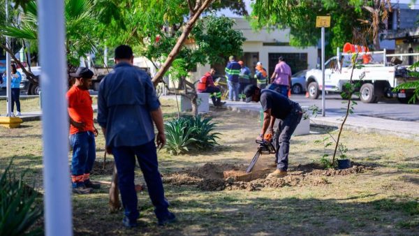 ADRIÁN DE LA GARZA PARQUE 76