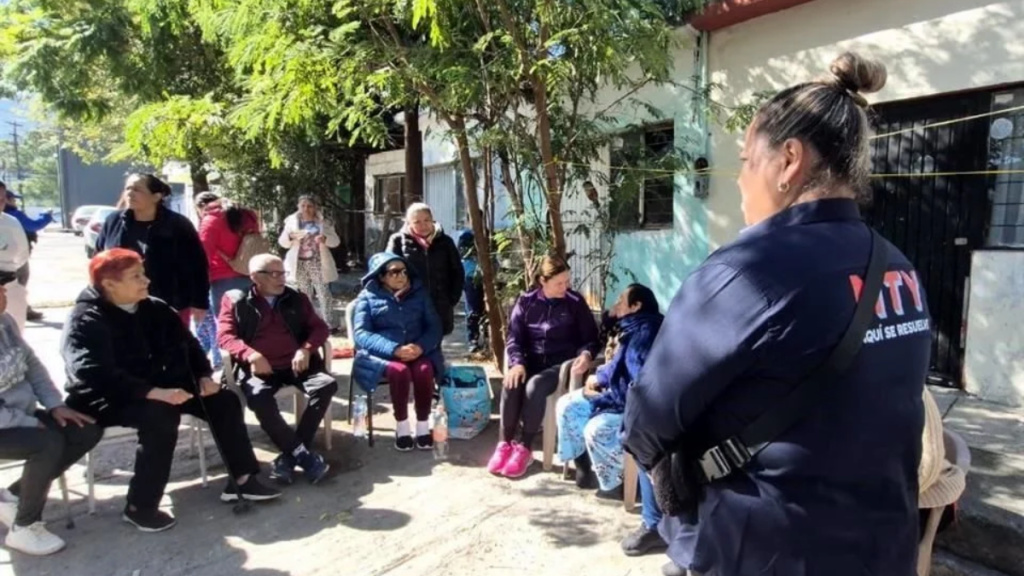 Municipio De Monterrey Brinda Apoyo a Adultos Mayores Desalojados En La Independencia - Capitanes Regios