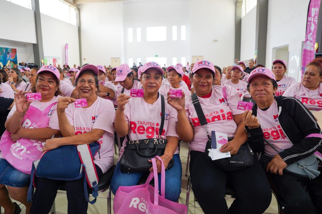 350-beneficiarias-recibieron-la-tarjeta-regia-del-programa-social-de-monterrey