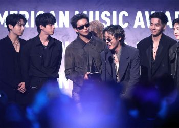 Bts Se Presenta En Los Amas Y Gana Tres Nominaciones - Capitanes Regios