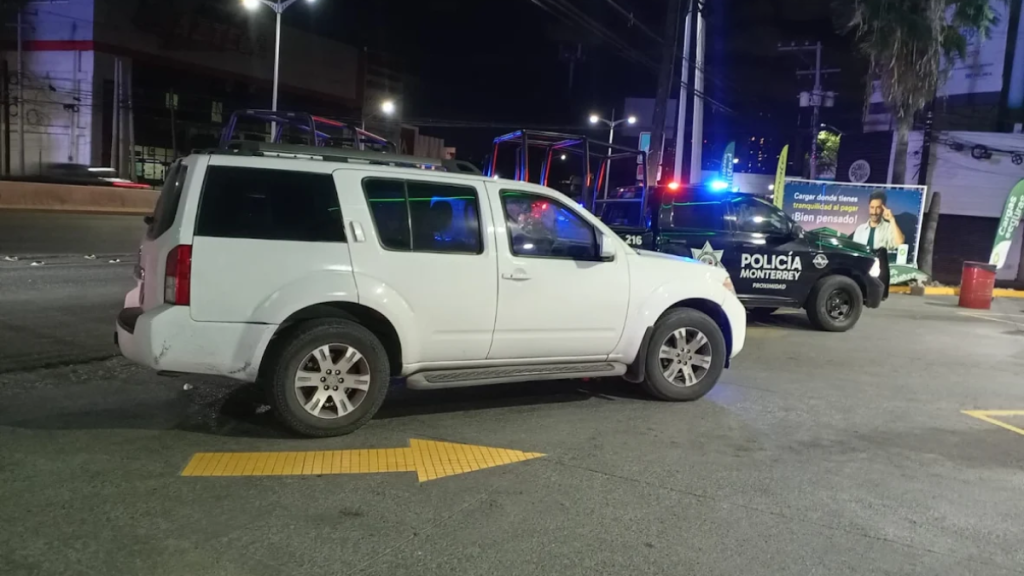 Camioneta Blindada Detenida Por La Policía De Monterrey Con Ayuda Del Monitoreo Del C4, Como Parte De La Estrategia Escudo