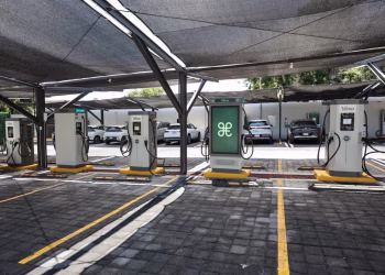 Vemo abre estaciones de electrolineras en San Pedro y Monterrey
