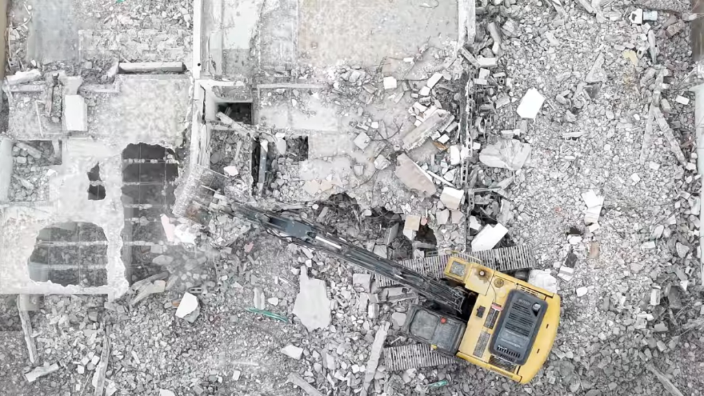 Demolición De La Rotonda De Las Casas En Avenida Leones Comenzó En 18 Casas Ya Entregadas Por Los Vecinos - Capitanes Regios